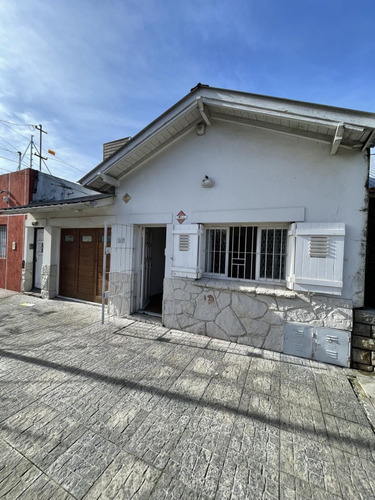 Ph 5 Ambientes A La Calle Con Garaje, Quincho Y Parque A Reciclar En San Jose