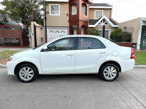 Toyota Etios 1.5 Sedan Xls 2017