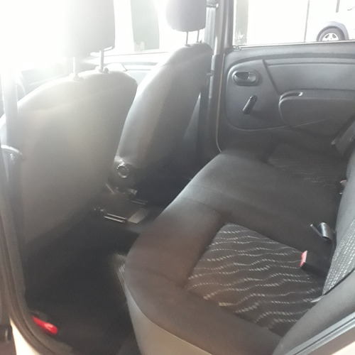 Imagem 7 de 10 de Renault Logan