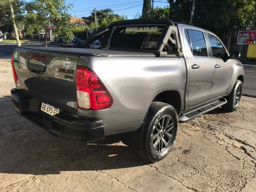 Toyota Hilux 2.8 Cd Srv 177cv 4x2 2017