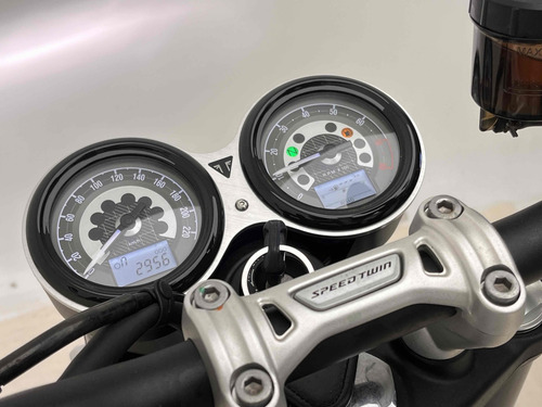 Triumph Speed Twin 1200cc