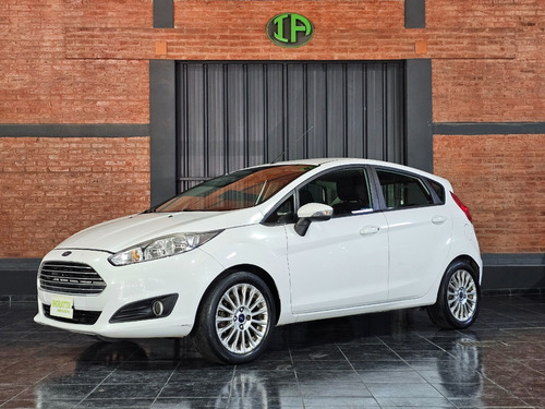 Ford Fiesta 1.6 Se Kinetic Desing - 5 Puertas - 2014