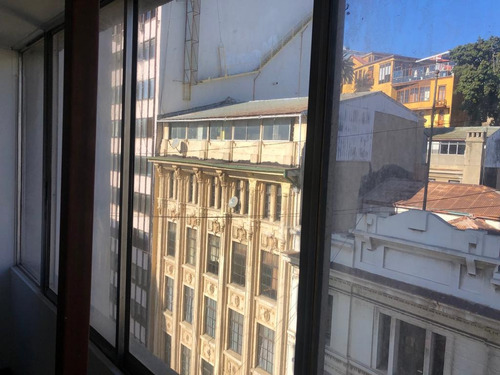 Oficina En Pleno Centro Cívico De Valparaíso 3 Privados