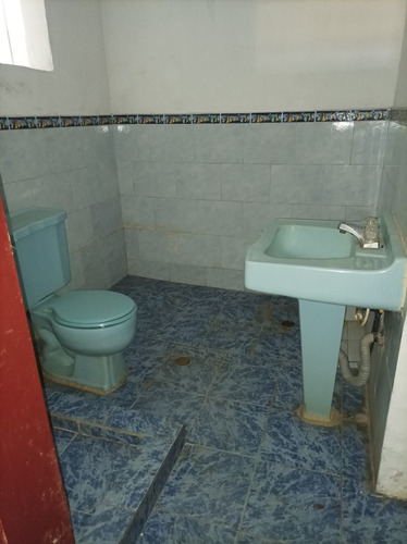Imagen 6 de 10 de Se Alquila Amplio Anexo Comercial En La Av. Bolivar Norte Vg