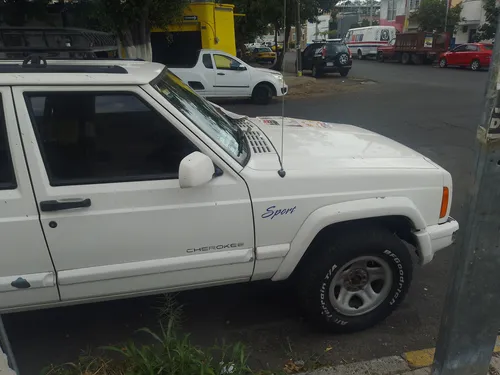 Jeep Cherokee Cherokee Sport 4x2 At