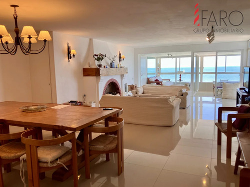 Buscas La Amplitud De Una Casa Con Las Vistas Al Mar De Un Apartamento??