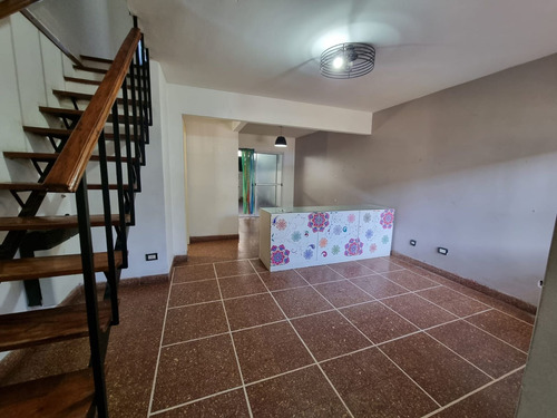 Imagen 8 de 17 de Casa En Venta 3 Amb. Barrio Luz Y Fuerza