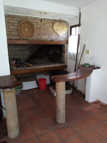 Casa 3 Dormitorios 3 Baños Estufa A Leña Parrillero Barbacoa Cochera