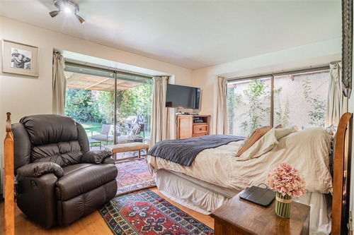 Imagen 9 de 24 de Casa De 5 Dorm + Servicios. Colegios Everest Y Santiago