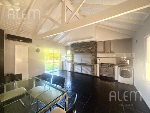 Casa En Excelente Condiciones De Restauracion En Echeverria Del Lago Apto Credito / Permuta
