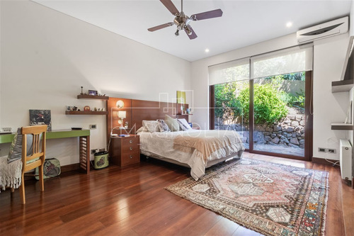 Casa En Arriendo De 5 Dorm. En Colina
