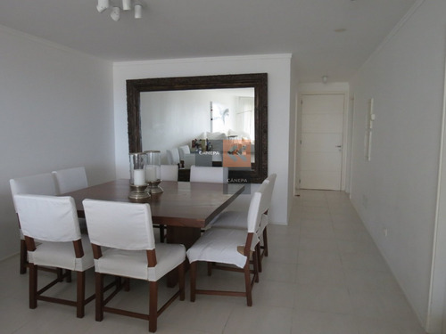 Brava Piso Alto Impecable- Ref: 4797