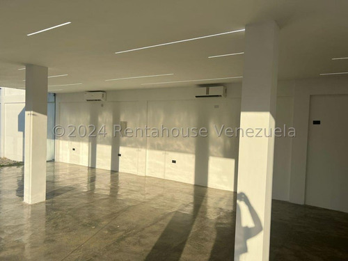 Dennymar, Vende Espectacular Terreno Con Local Comercial En El Centro De La Ciudad, Con Facil Acceso Peatonal, Vehicular, Ideal Para Concesionario, Ofertándote Un Espacio De 1200mts Contáctame B4a5c75
