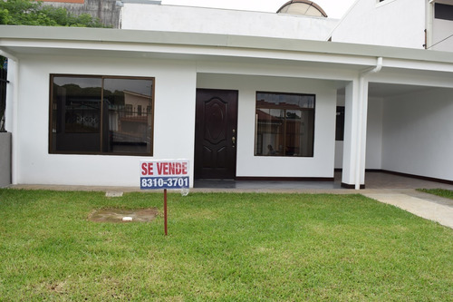 Imagen 1 de 14 de Casa 1 Piso Con Amplia Zona Verde Residencial Brisas Del Rio