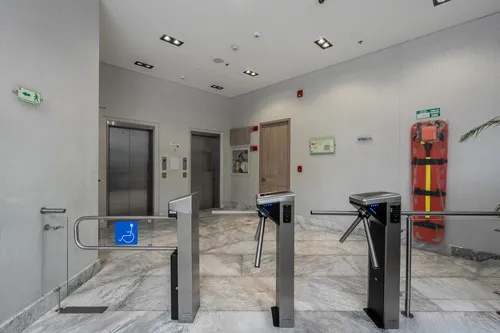 Oficina En Arriendo/venta En Chico Norte. Cod A1105033