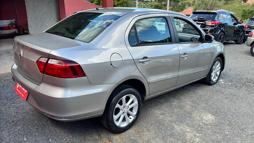 Volkswagen Voyage 1.0 Tretec Total Flex 4P