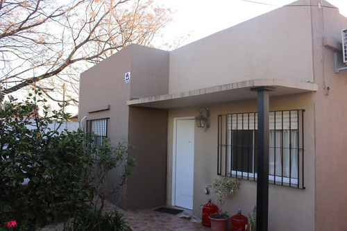 Imagen 1 de 30 de Casa 3 Ambientes Venta Jardín Parrilla - Muñiz