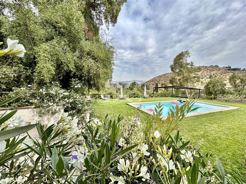 Casa En Venta De 2 Dorm. En Colina