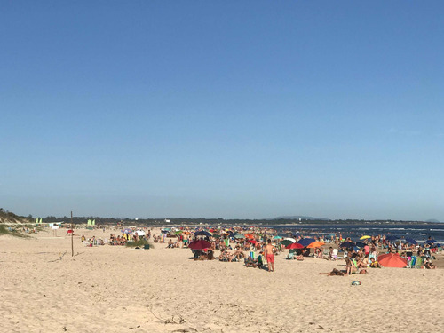A Metros De La Playa Apartamento Tipo Casita