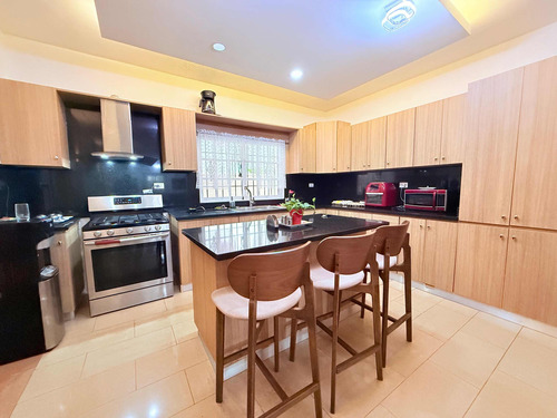 Vendo Casa 2 Nivelescon Jacuzzi Privado En Colinas Del Oeste
