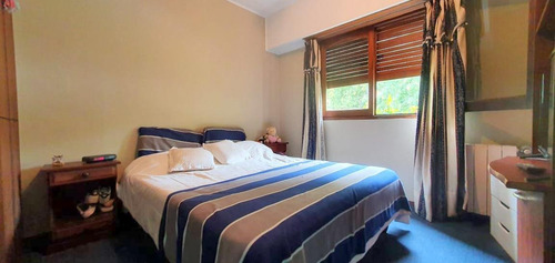 Chalet 6 Amb Amplio Con Dep De Serv, Fondo Y Quincho