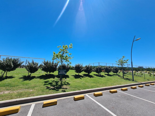 Divino Lote Interno Con Excelente Ubicación