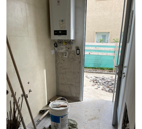 Imagen 20 de 26 de Excelente Casa En Venta 5 Ambientes En San Matías Con Dependencia De Servicio!