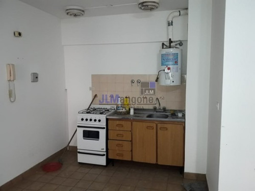 Imagen 3 de 9 de Dpto De 2 Amb Apto Profesional