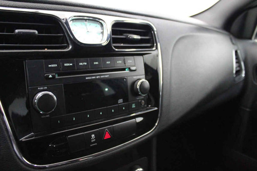 Imagen 13 de 15 de Chrysler 200 2012 4 Cilindros