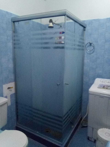 Imagen 6 de 7 de Puertas Para Ducha En Vidrio Transparente Y Esmerilado.
