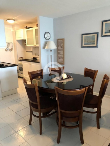 Apartamento En Playa Mansa En Alquiler- Ref: 2956