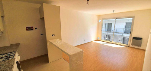 Imagen 6 de 30 de Departamento En Venta De Dos Ambientes En Centro De San Fernando.