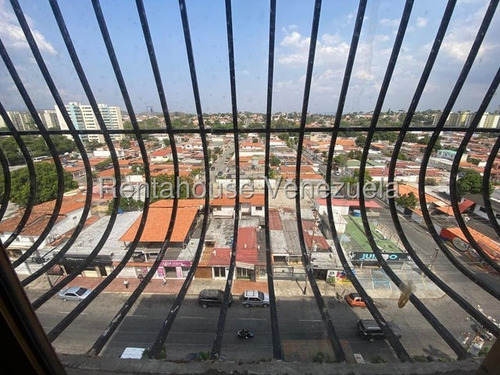 Daniela Linarez Vende Apartamentos En El Este De Barquisimeto Con Amplios Espacios Facil Acceso A Los Comercios Y Avenidas Principales Con Todos Los Servicios Basicos