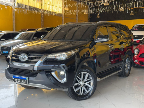 Toyota Hilux SW4 2.8 SRX 4X4 7 LUGARES 16V TURBO INTERCOOLER DIESEL 4P AUTOMÁTICO