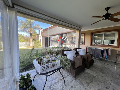 Imagen 9 de 18 de Imponente Casa En Venta En La Lomada De Pilar