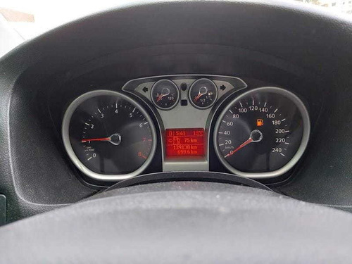 Imagem 10 de 12 de Ford Focus Sedan 2.0 16v(aut.) 4p