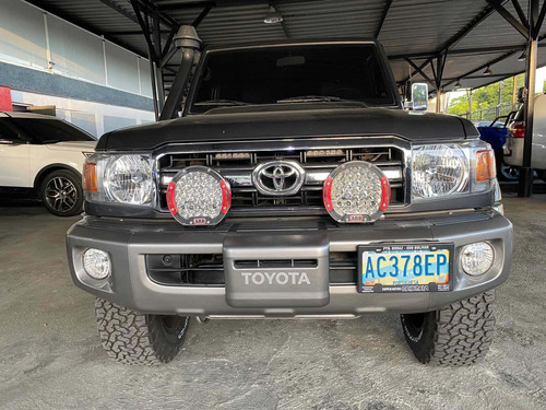 Imagen 2 de 8 de Toyota Land Cruiser 70 Síncronico