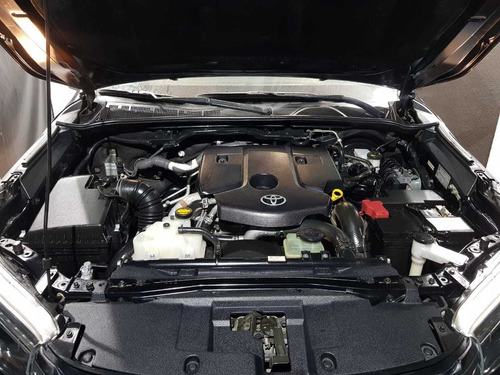 Toyota Hilux 2.8 Cd Srv 177cv 4x4 At 2016