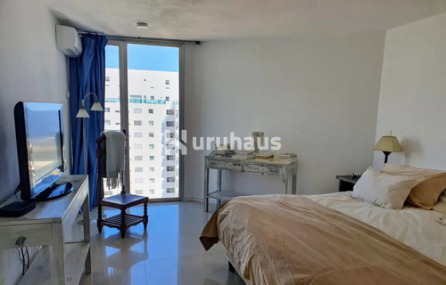 Penthouse En Playa Brava - 5 Dormitorios