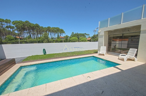 Casa En Rincon Del Indio En Venta- Ref: 2992