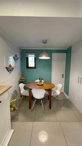 Casa Remodelada En Condominio, La Reina / Julia Bernstein