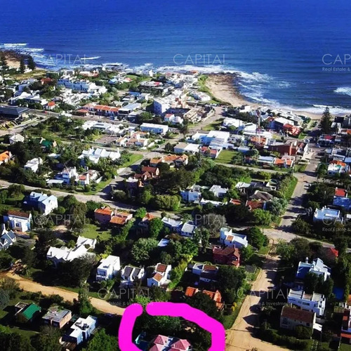 Casa De Cinco Dormitorios En Alquiler - En La Barra Punta Del Este