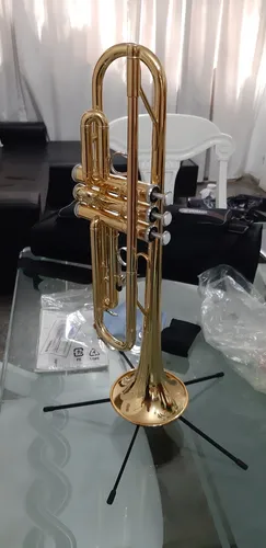 Vendo Trompeta Yamaha Dorada