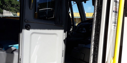 Imagem 7 de 15 de Micro Ônibus Marcopolo Senior Executivo 2016