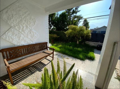 Casa En Venta De 4 Dorm. En Calle El Libano Comuna De Macul