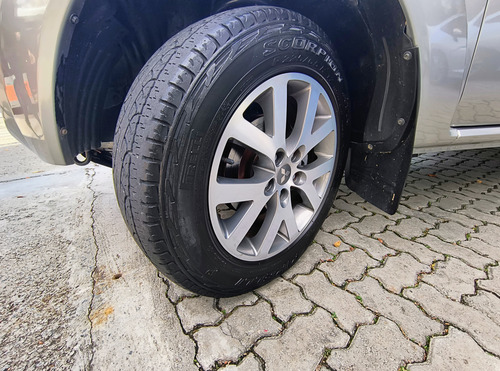 Mitsubishi Pajero TR4 2.0 4x4 Flex Aut. 5p