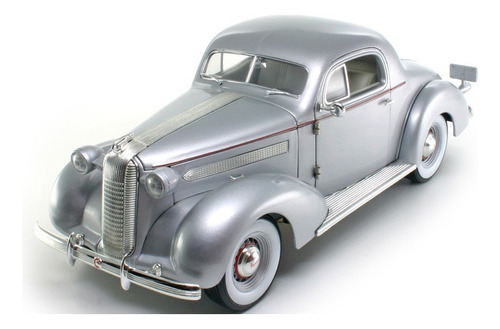 Pontiac Deluxe 6 1936 Plateado - Signature Models 1/18