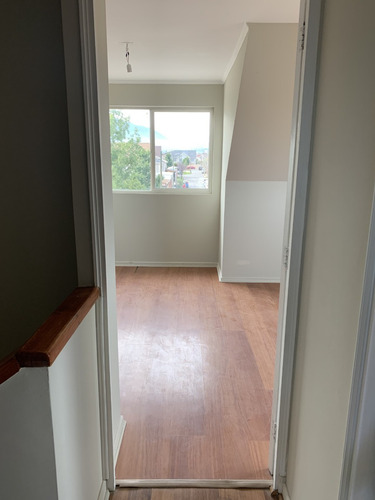 Linda Casa Dentro De Condominio