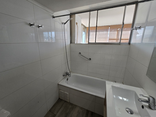 Departamento Frente A Plaza Las Lilas