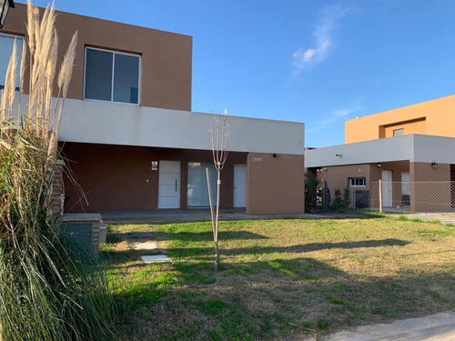 Casa  En Venta En Casas De Santa Maria, Villanueva, Tigre